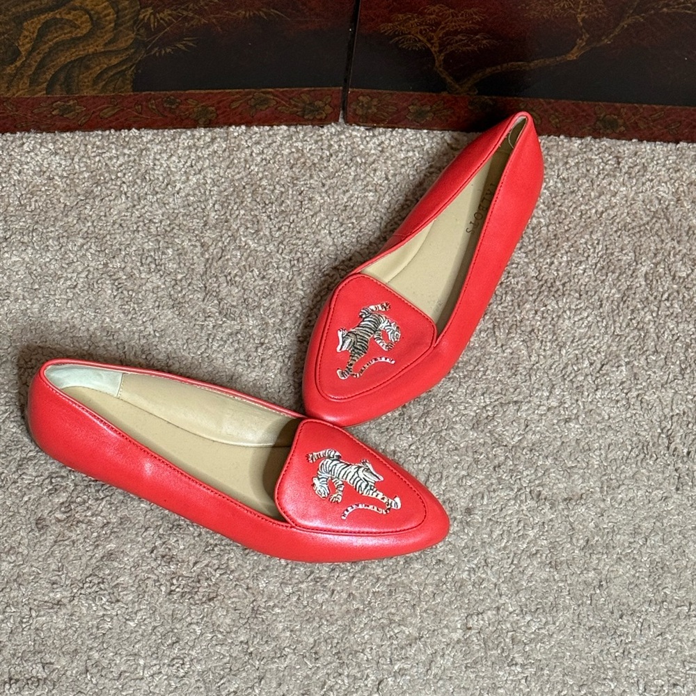 NWOT Talbots Red Tiger Embroidered Flats 9.5M